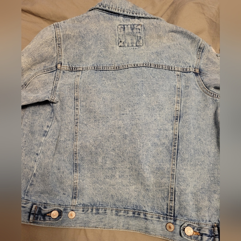 Distressed denim jacket - Picture 2 of 5